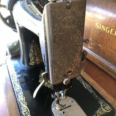 Antique Singer Sewing Machine 99 Filigree Design Serial Number in Working Condition Original Case