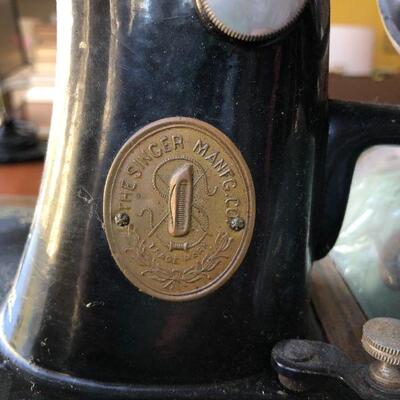 Antique Singer Sewing Machine 99 Filigree Design Serial Number in Working Condition Original Case
