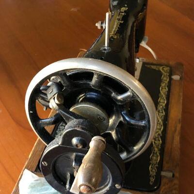 Antique Singer Sewing Machine 99 Filigree Design Serial Number in Working Condition Original Case