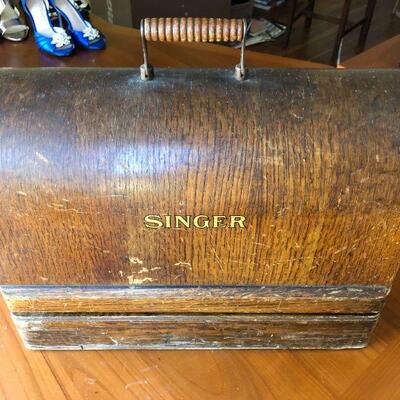Antique Singer Sewing Machine 99 Filigree Design Serial Number in Working Condition Original Case