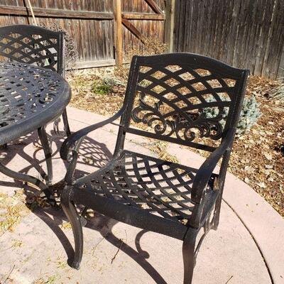 Lot 13: Patio Set (Table, Chairs, Umbrella and Matching Cushions 