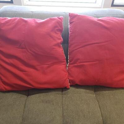 Lot 31: (2) Decorative Pillows