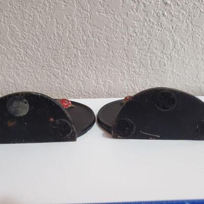 Lot 85: Antique Cast Iron Rooster Bookends 