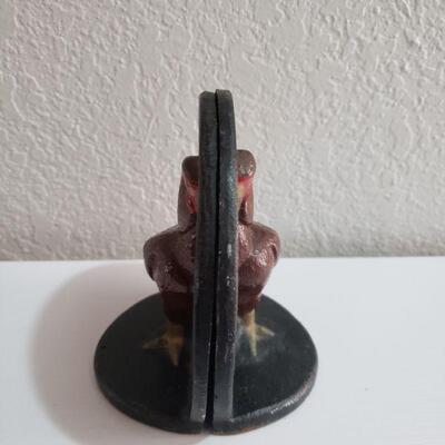 Lot 85: Antique Cast Iron Rooster Bookends 
