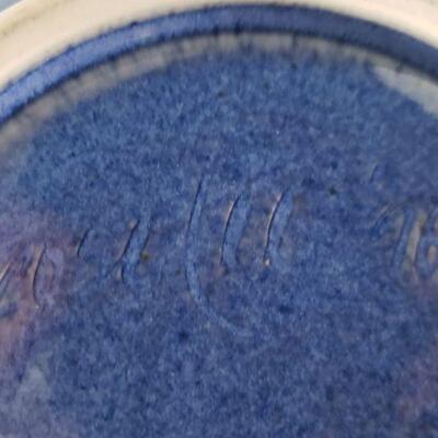 Lot 92: Pottery Vessel by Rosa Lee