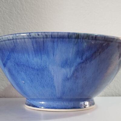 Lot 92: Pottery Vessel by Rosa Lee