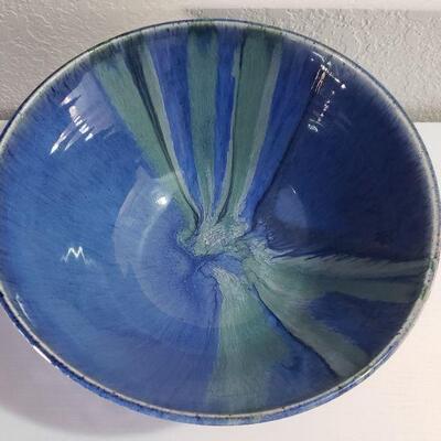 Lot 92: Pottery Vessel by Rosa Lee