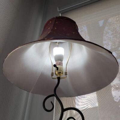 Lot 106: Metal Floor Lamp