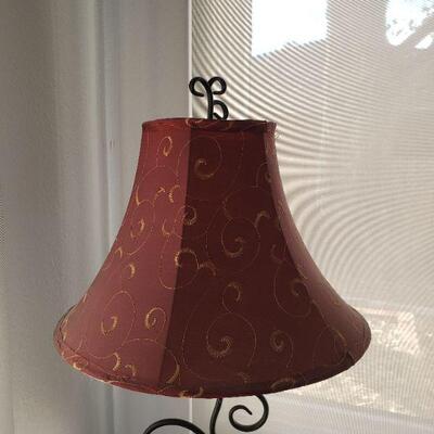 Lot 106: Metal Floor Lamp