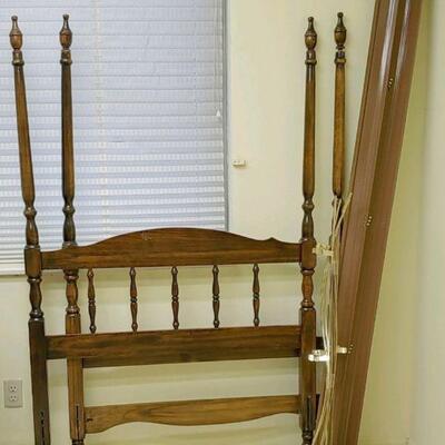 Twin Sized Four Poster