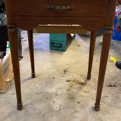 Sewing machine table 