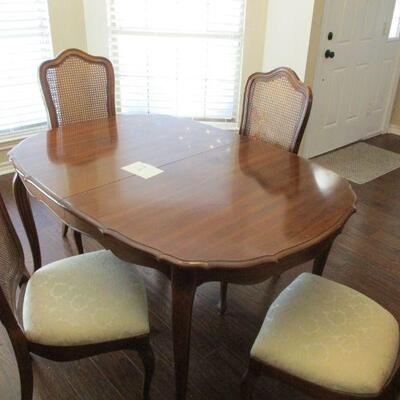 Thomasville Formal Dining Table  