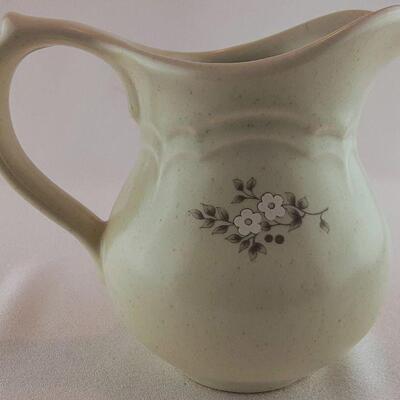 Pfatlzgraff Heirloom Creamer 