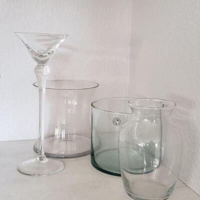 Lot 141: Glass Vase lot (4)