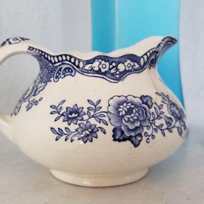 Lot 142: Blue Deco lot