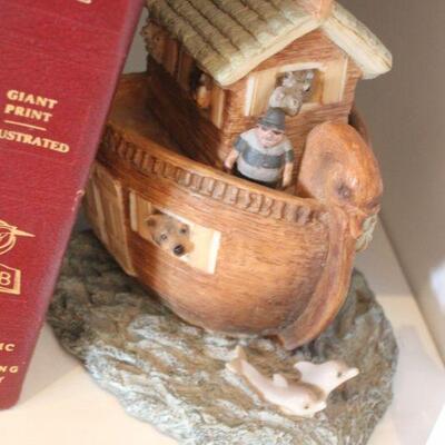 Lot 27 Noah Boat Bookends with Books