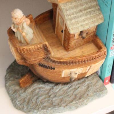 Lot 27 Noah Boat Bookends with Books