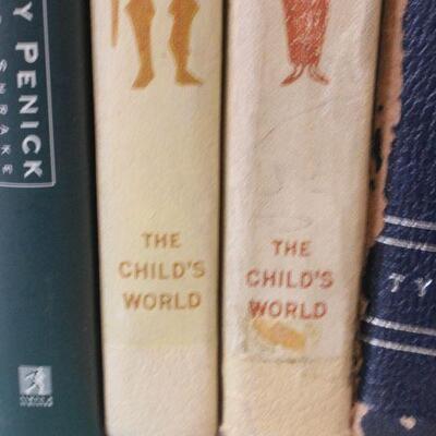 Lot 27 Noah Boat Bookends with Books