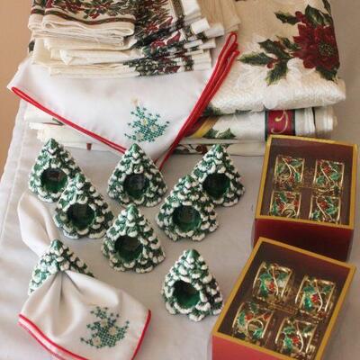 Lot 55 Christmas Linens/Napkins/Holders Lenox