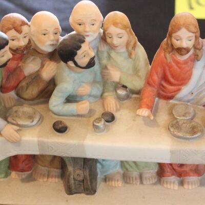 Lot 102 92' Last Supper Lefton China Statue 10"x3"x4"