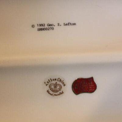 Lot 102 92' Last Supper Lefton China Statue 10"x3"x4"