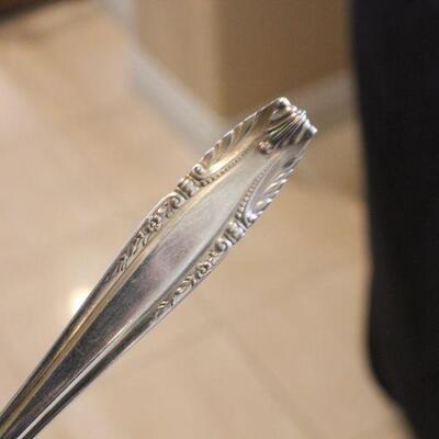 Lot 106 Sterling Wallace Silverware 56 pc Set