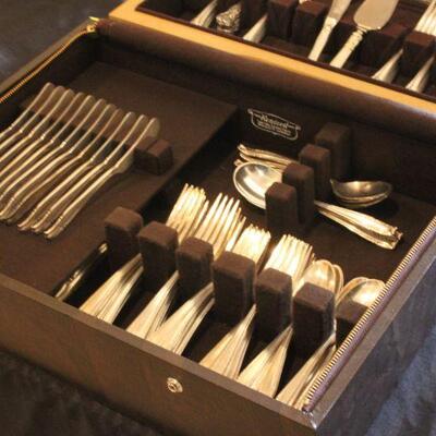 Lot 106 Sterling Wallace Silverware 56 pc Set