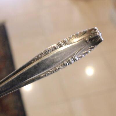 Lot 106 Sterling Wallace Silverware 56 pc Set