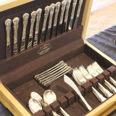 Lot 107 Sterling Old Master 'Towle' Silverware 62 pc Set