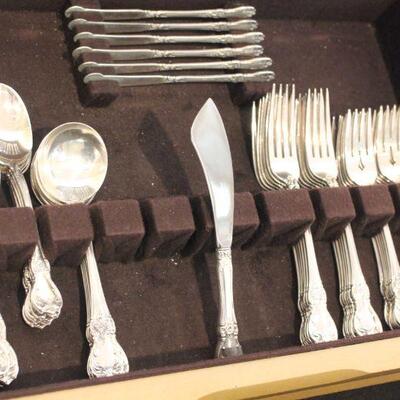 Lot 107 Sterling Old Master 'Towle' Silverware 62 pc Set