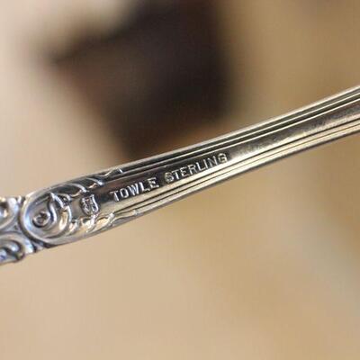 Lot 107 Sterling Old Master 'Towle' Silverware 62 pc Set