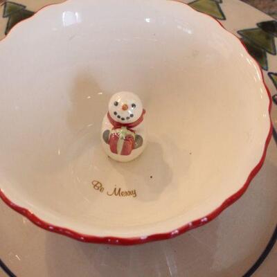 Lot 135 Christmas Serving Pieces