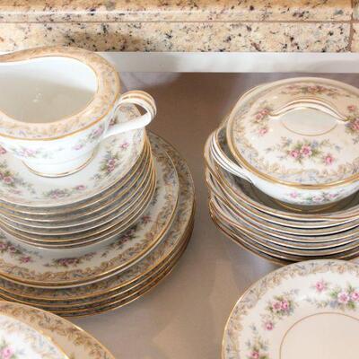 Lot 136 Noritake China 67pcs Somerset