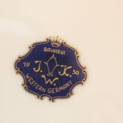 Lot 140 Collectible Porcelain Pieces