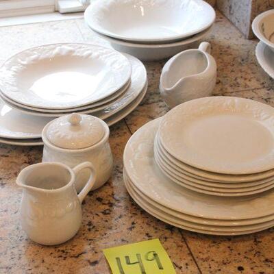 Lot 149 Fruit De Blanc China Set