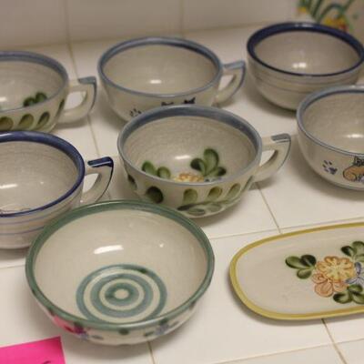 Lot 175 Louisville Stoneware Pieces