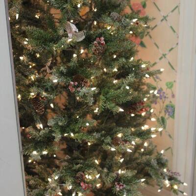 Lot 180 9' Lighted Christmas Tree