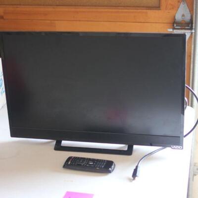 Lot 189 Small Kitchen Vizio TV w/ Remote