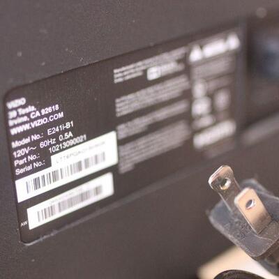 Lot 189 Small Kitchen Vizio TV w/ Remote