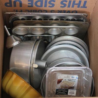 Lot 194 2 Boxes of Baking Goods from Kitchen