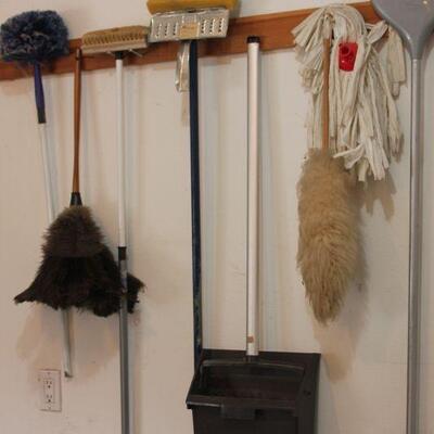 Lot 195 Wall of Yard & House Tools