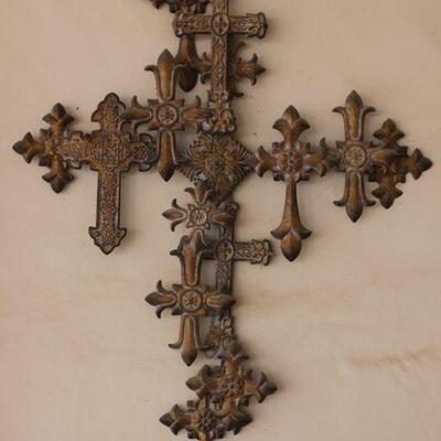 Lot 213 Lrg. Metal Wall Cross Décor