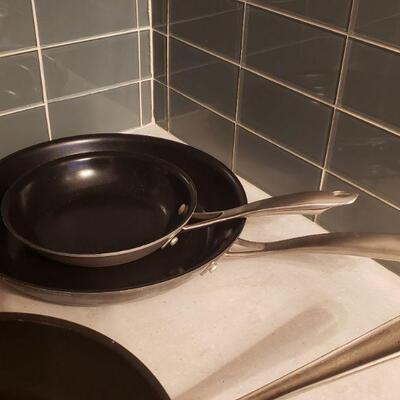 Lot 158: Mixed Cookware 