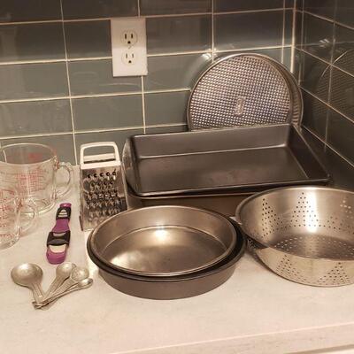 Lot 160: Cooking/Baking Lot