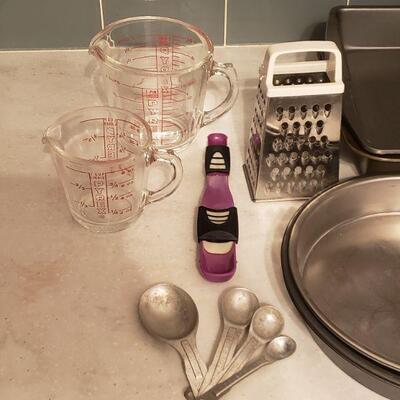 Lot 160: Cooking/Baking Lot