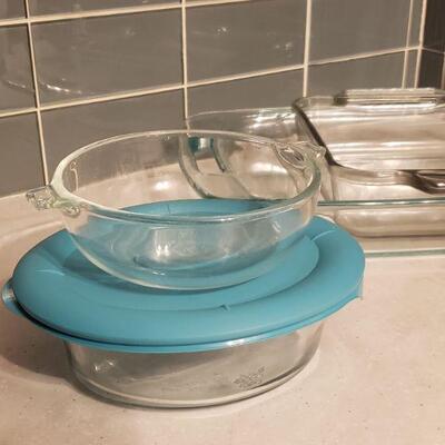 Lot 166: Pyrex Lot