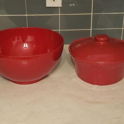 Lot 167: Large Red Bowl & Covered Casserole Dish