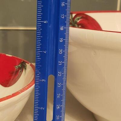 Lot 168: Crate & Barrel Nesting Bowls