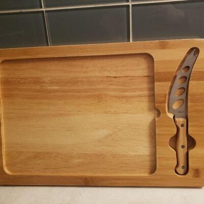 Lot 172: Legacy Knife and Cutting Board