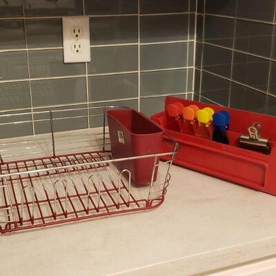 Lot 179: Dish Rack & Refrigerator Magnet Organizer